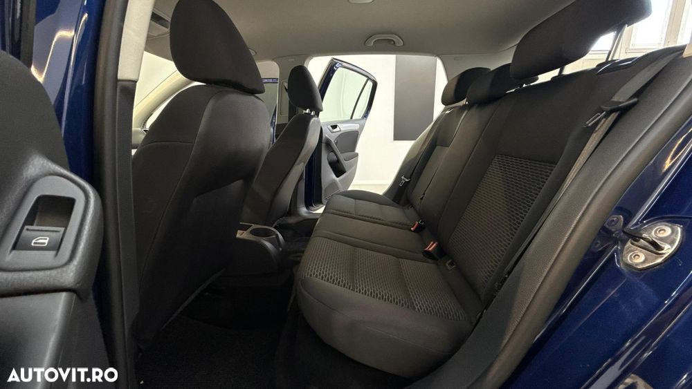 Volkswagen Golf 1.6 TDI DPF BlueMotion - 13