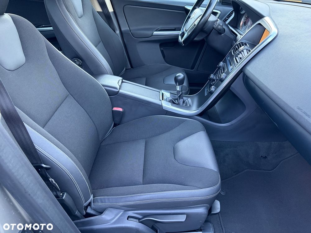 Volvo XC 60 DRIVe Momentum - 6
