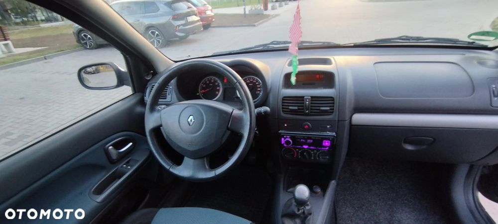 Renault Clio 1.2 16V Campus - 16