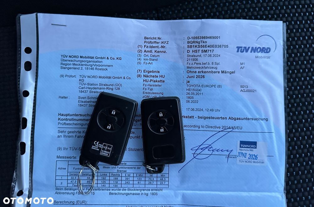 Toyota Auris Hybrid 135 Prestige - 37