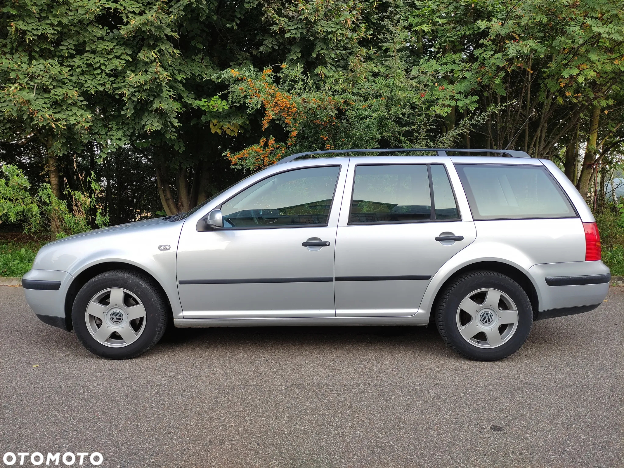 Volkswagen Golf - 6