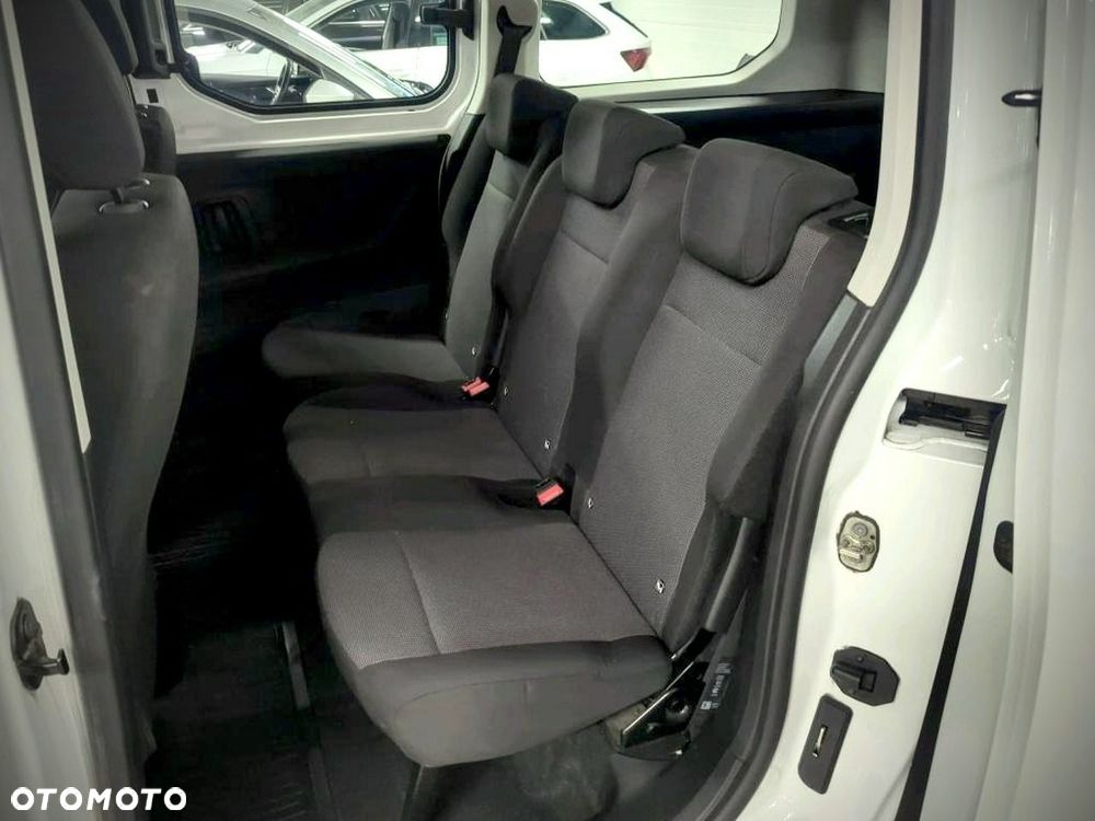 Toyota Proace City - 10