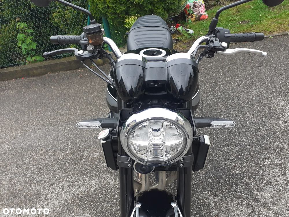 Kawasaki Z 900 RS - 11