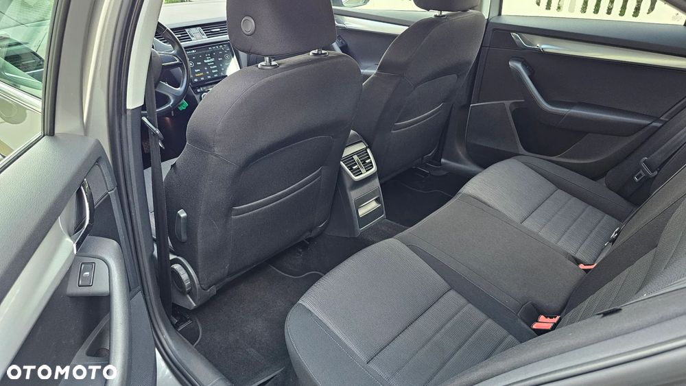 Skoda Octavia 2.0 TDI Ambiente - 22