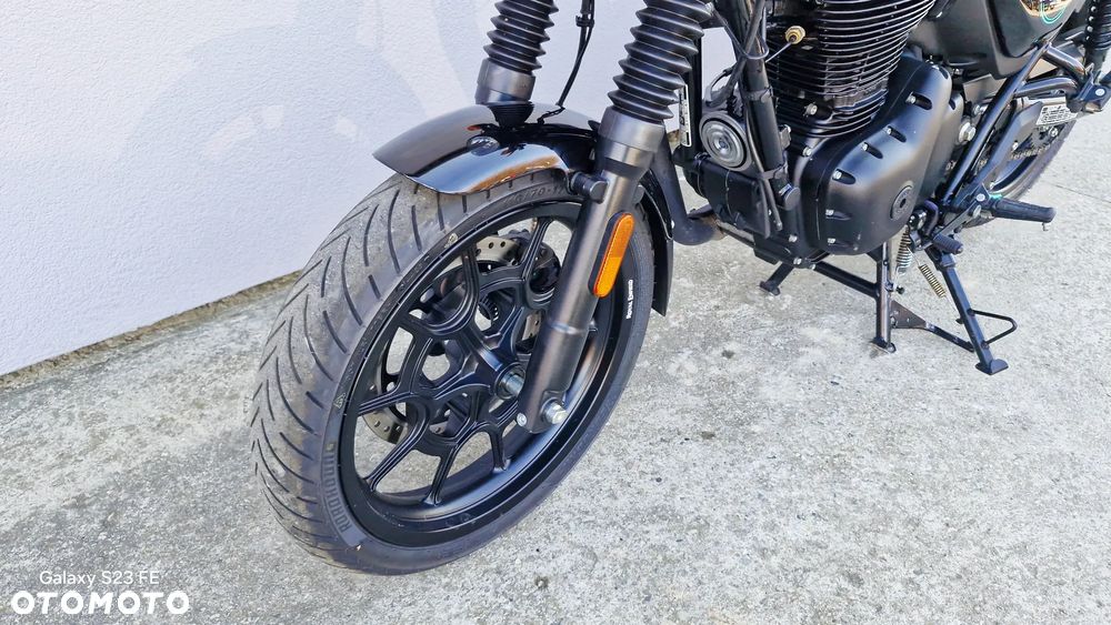 Royal Enfield HNTR - 22