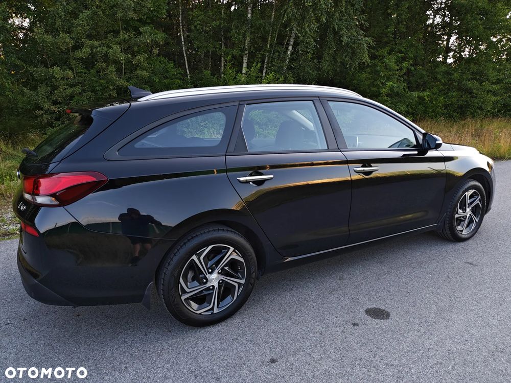 Hyundai i30 blue Kombi 1.6 CRDi Premium - 8