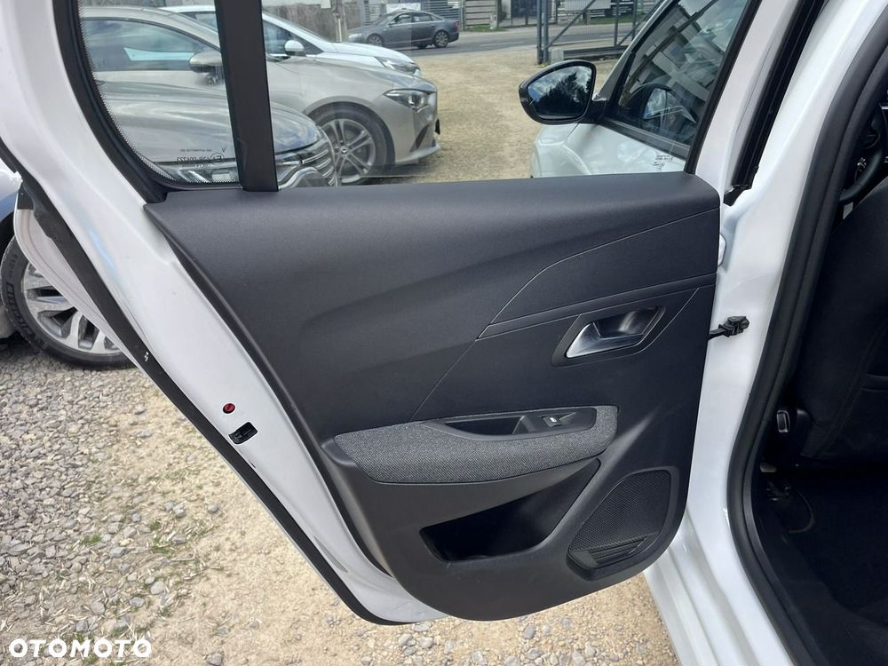 Peugeot 208 - 28
