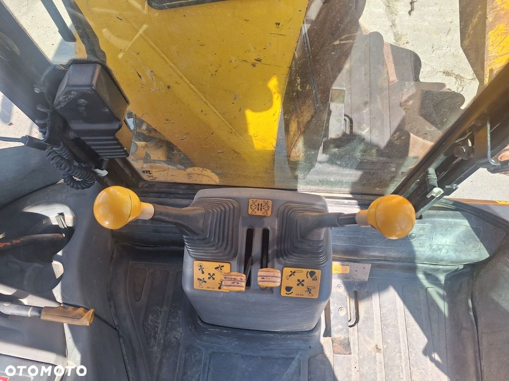 JCB 3Cx 4X4 - 20
