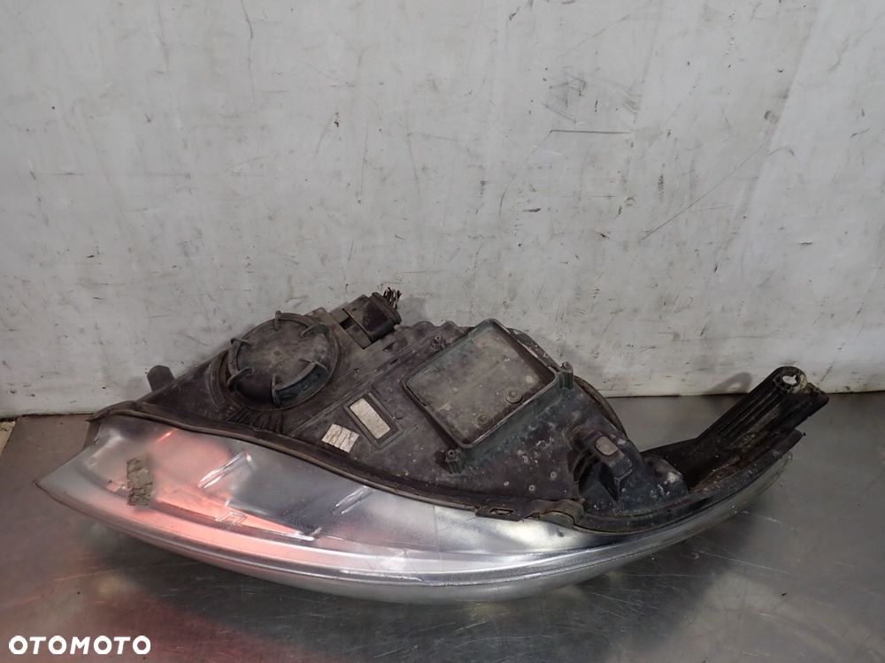 LAMPA PRAWA PRZEDNIA FORD FOCUS MK3 - 3