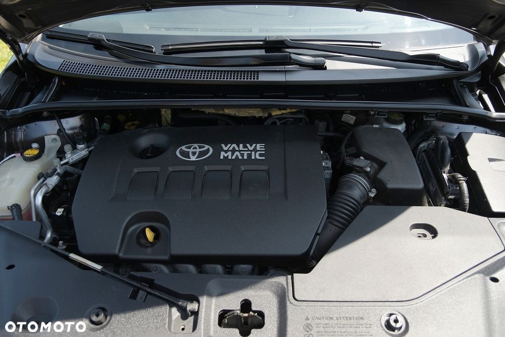 Toyota Avensis 1.8 Executive - 6