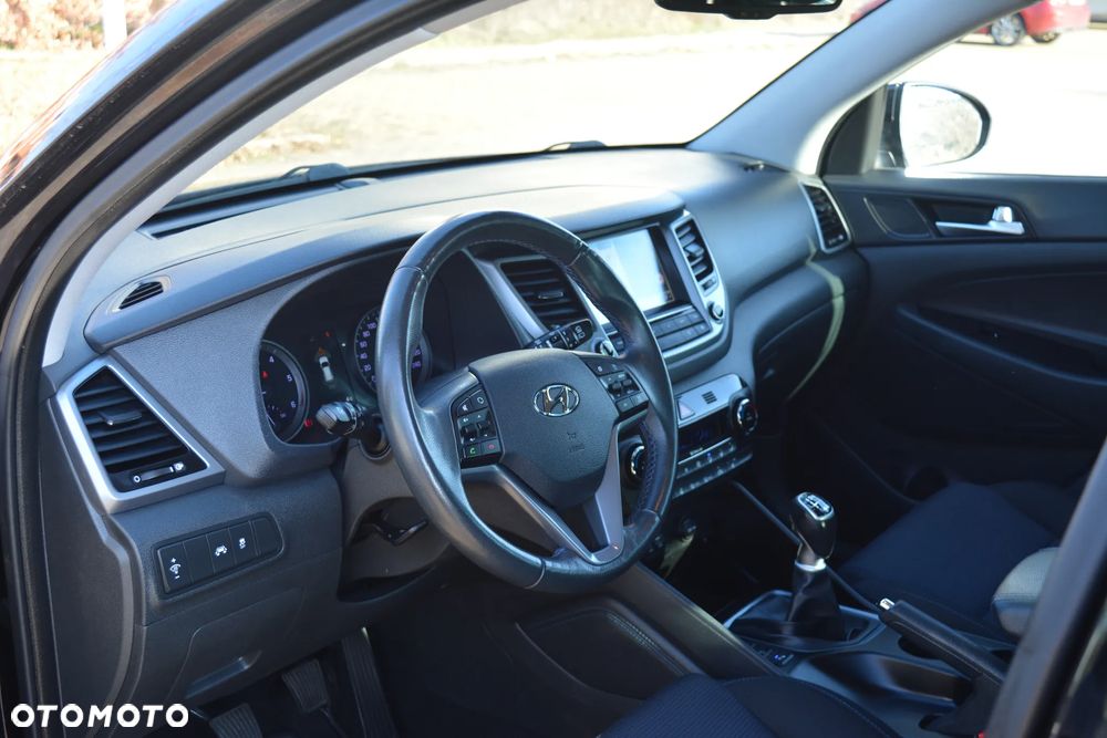 Hyundai Tucson 2.0 CRDI BlueDrive Comfort 2WD - 19