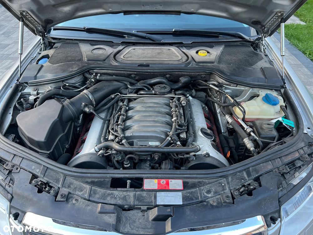 Audi A8 4.2 Quattro - 28