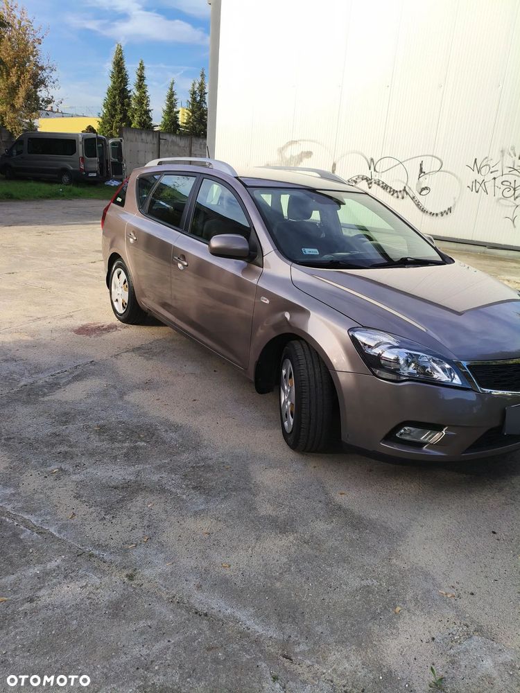 Kia Ceed - 3