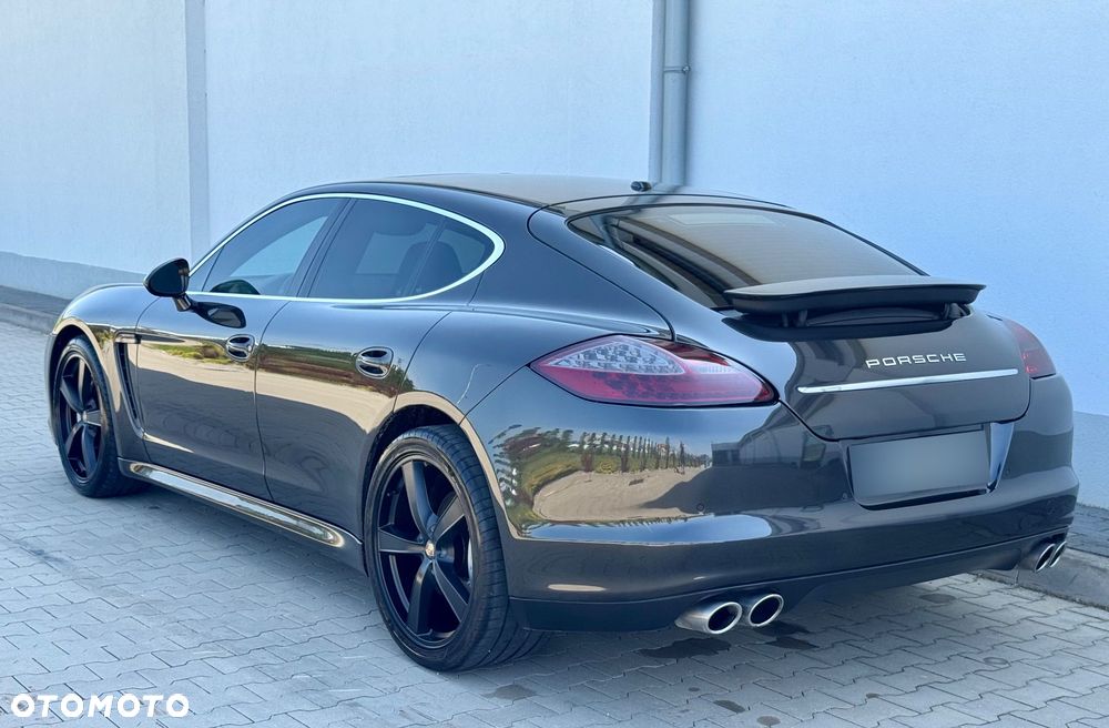 Porsche Panamera 4S PDK - 18