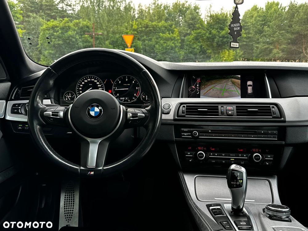 BMW Seria 5 520d xDrive - 12