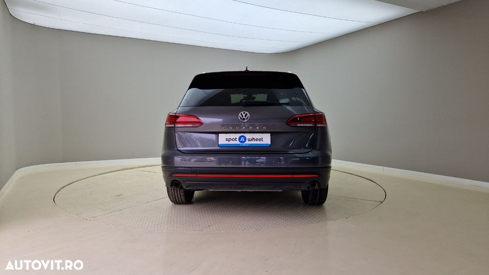 Volkswagen Touareg - 7