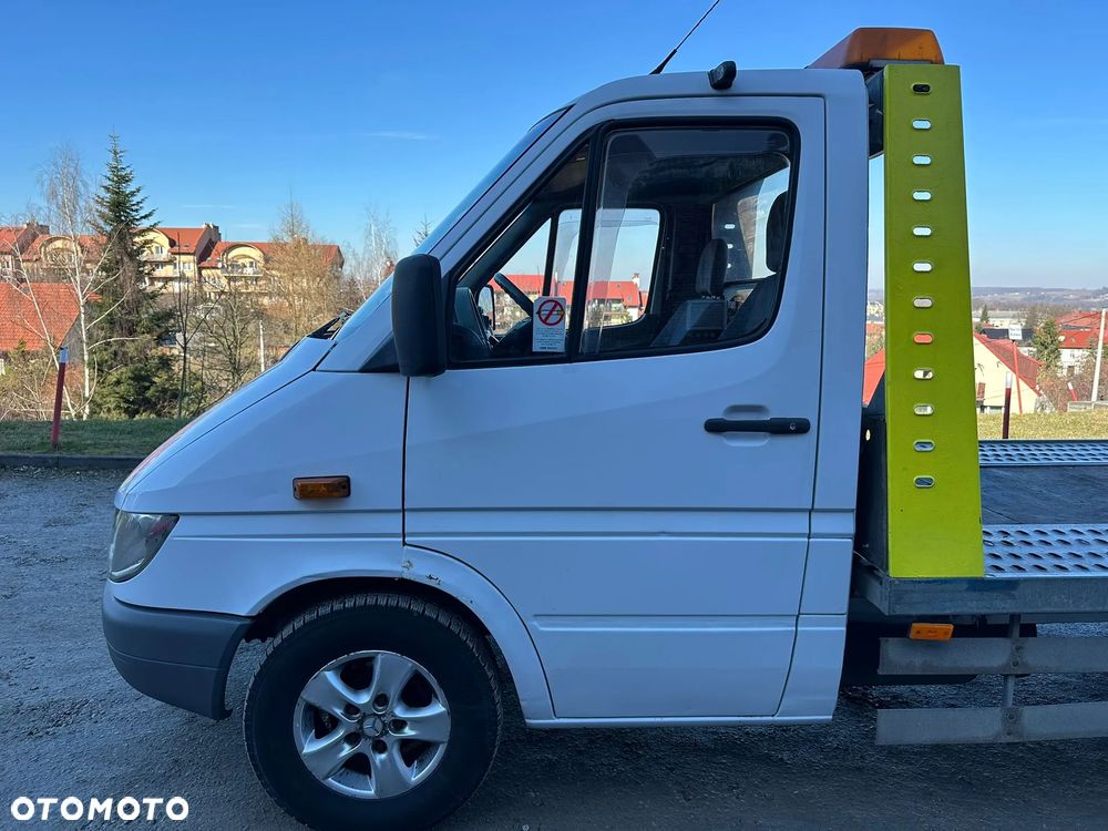 Mercedes-Benz Sprinter - 11