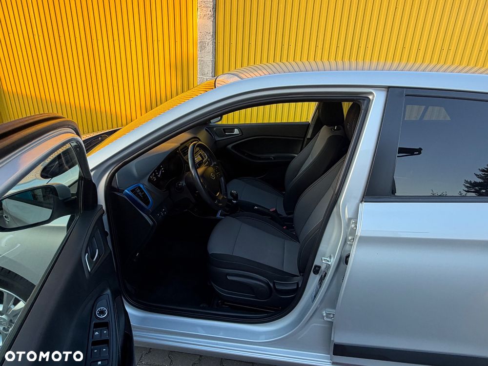 Hyundai i20 1.2 Passion Plus - 12