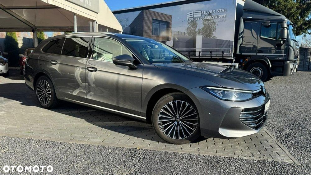 Volkswagen Passat - 4