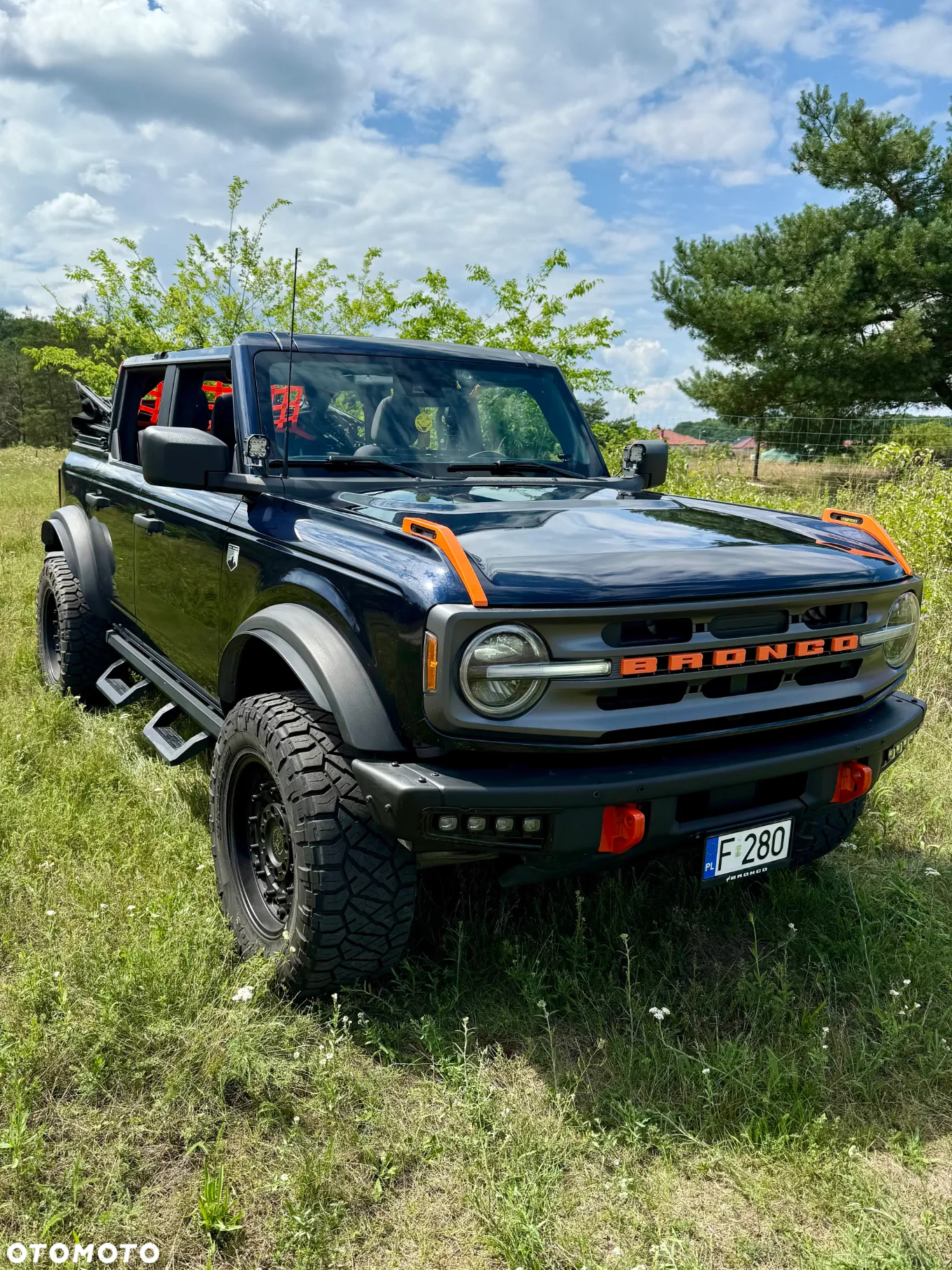 Ford Bronco - 14
