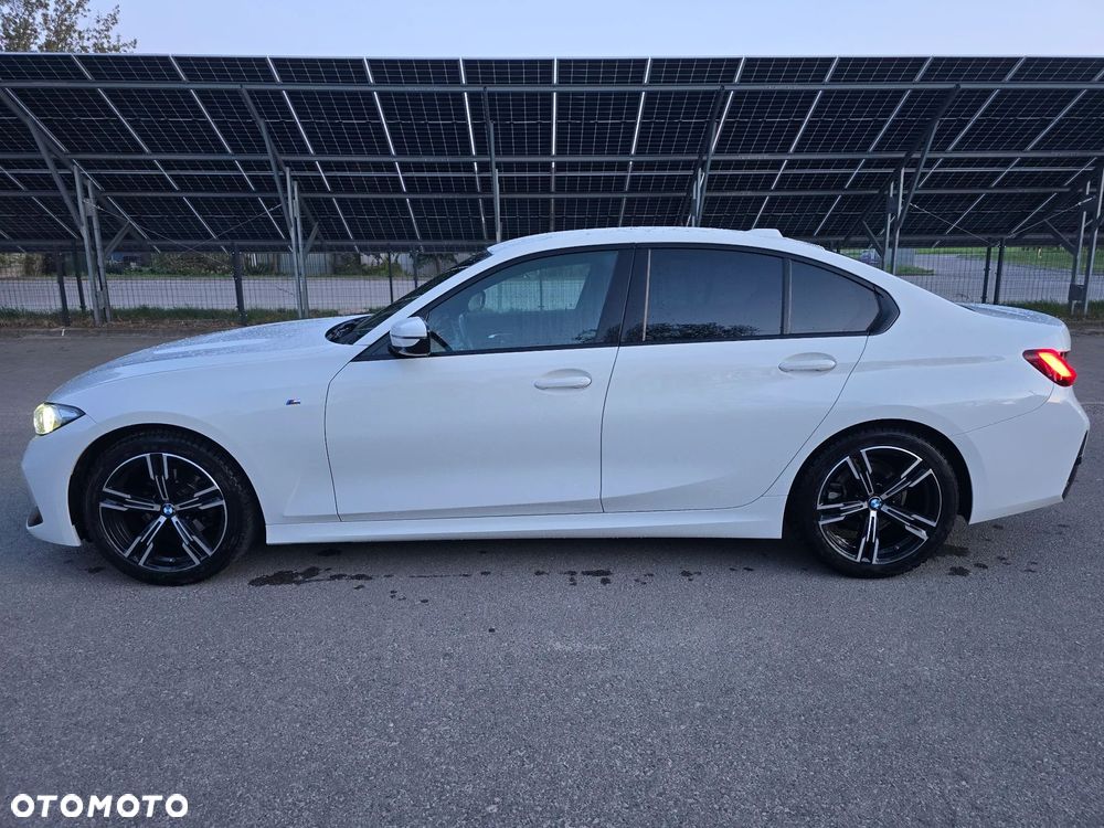 BMW Seria 3 318i M Sport - 4
