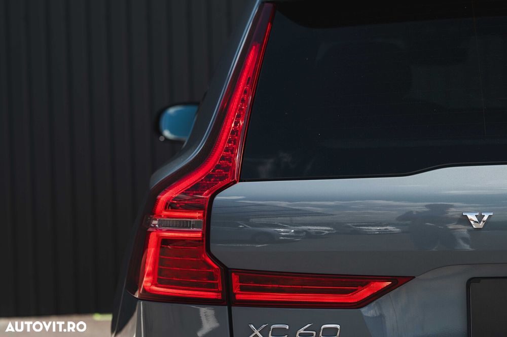 Volvo XC 60 B4 MHEV AT8 AWD R-Design - 13