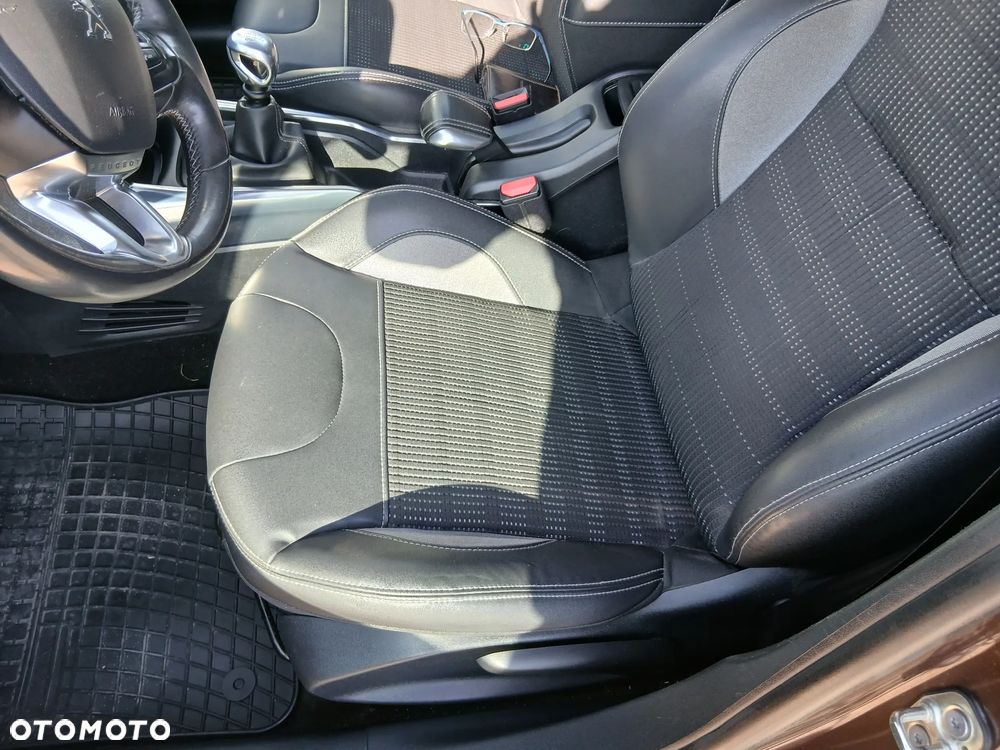 Peugeot 2008 e-HDi FAP 115 STOP & START Allure - 6