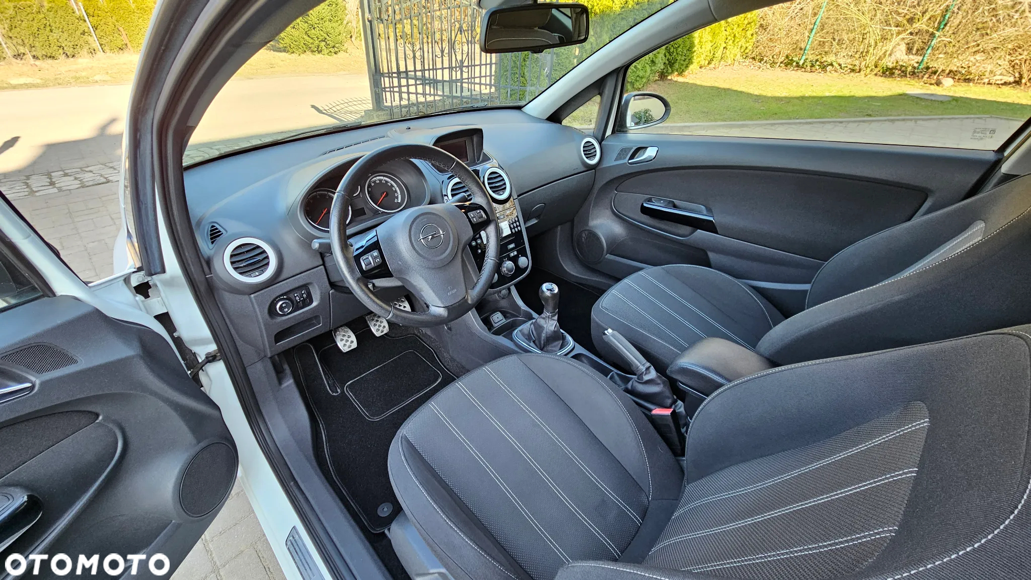 Opel Corsa 1.4 16V Sport - 10