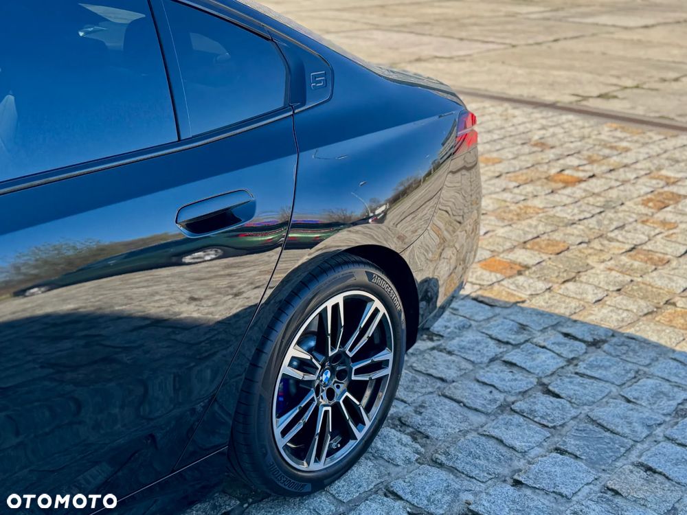BMW Seria 5 540d xDrive mHEV M Sport - 27