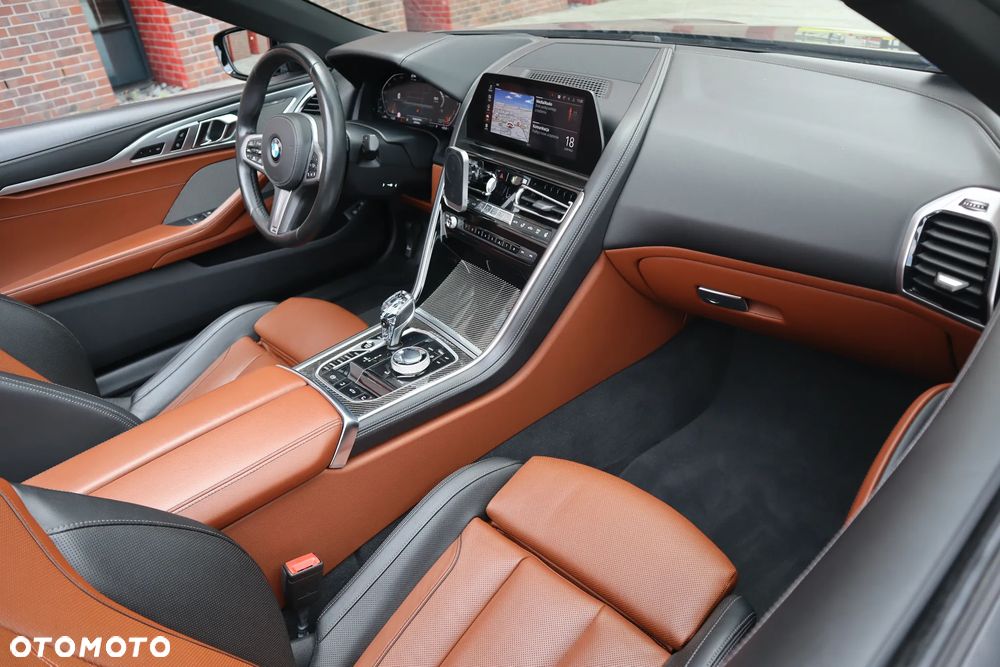 BMW Seria 8 840i - 22