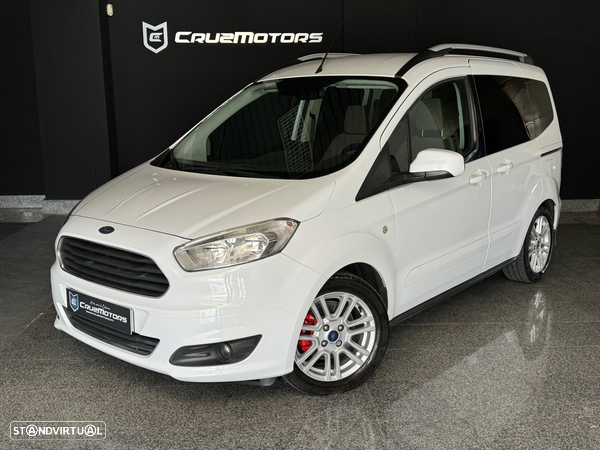 Ford Tourneo Courier 1.0 EcoBoost Titanium