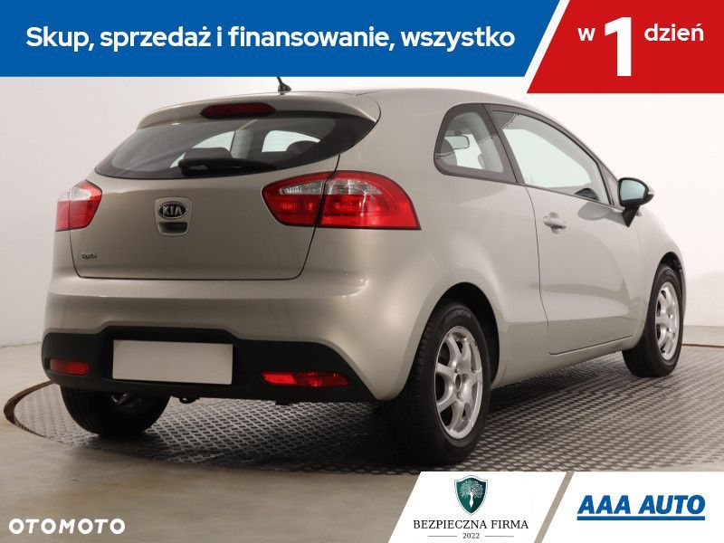 Kia Rio - 7