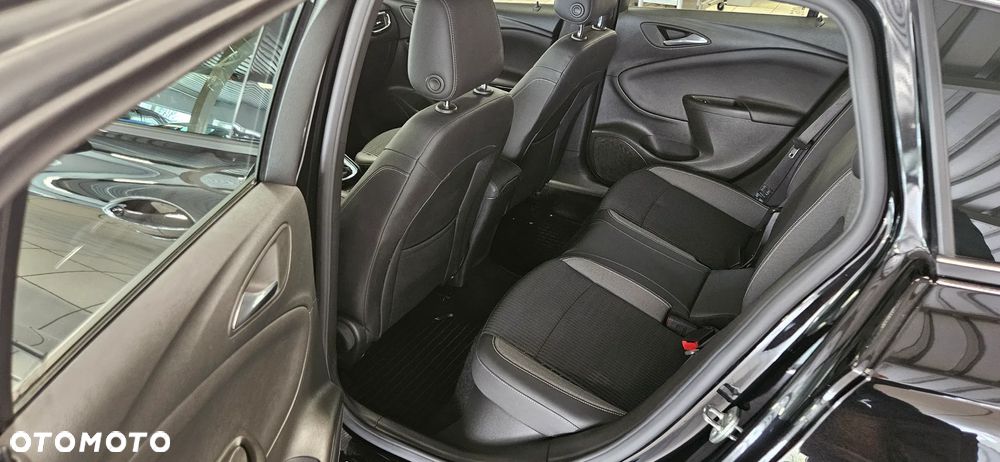 Opel Astra 1.4 T Elegance S&S - 9