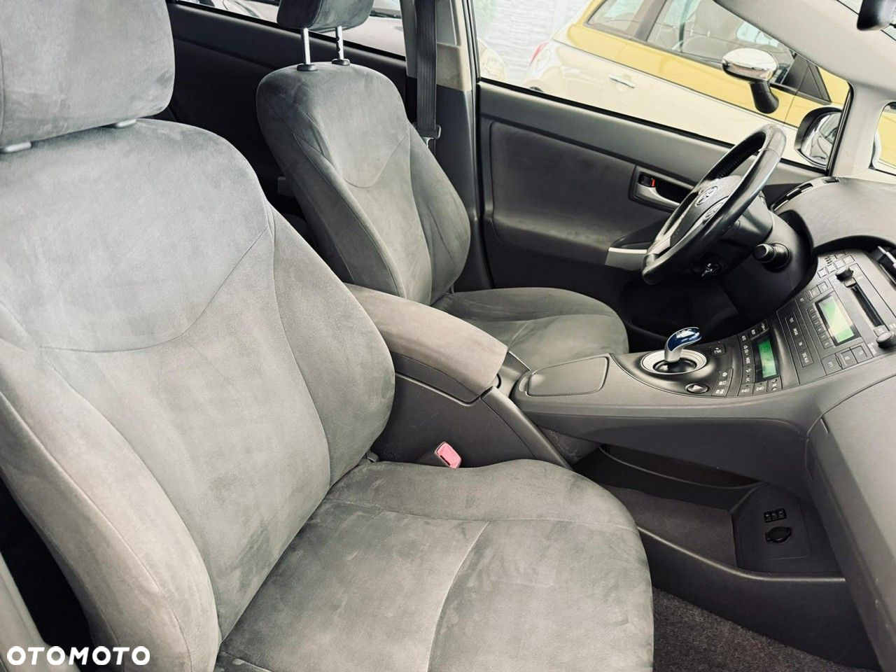 Toyota Prius - 32