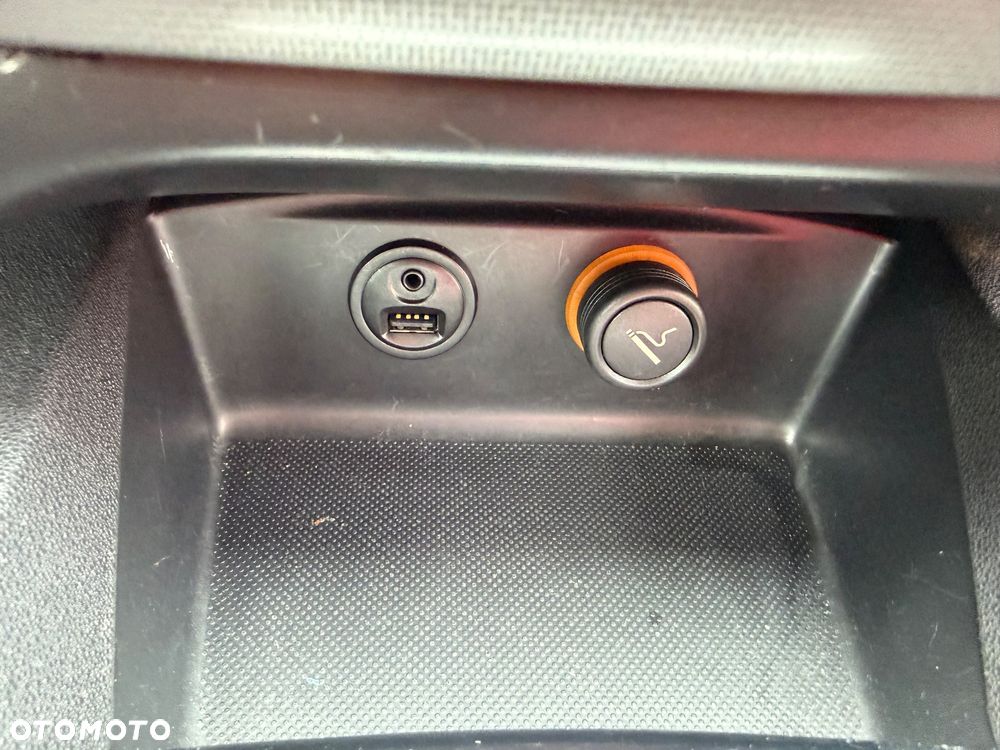 Citroën C4 e-HDi 115 Exclusive - 29