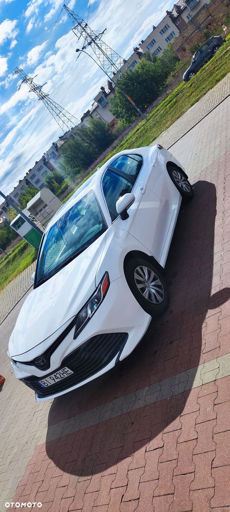 Toyota Camry - 4
