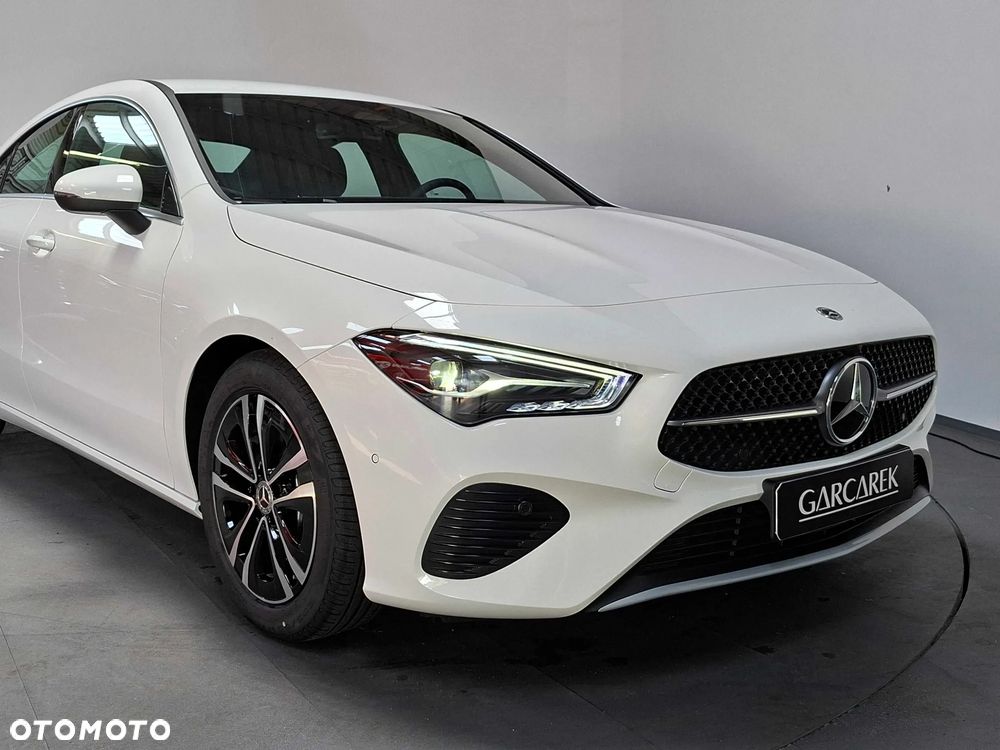 Mercedes-Benz CLA 200 7G-DCT - 3