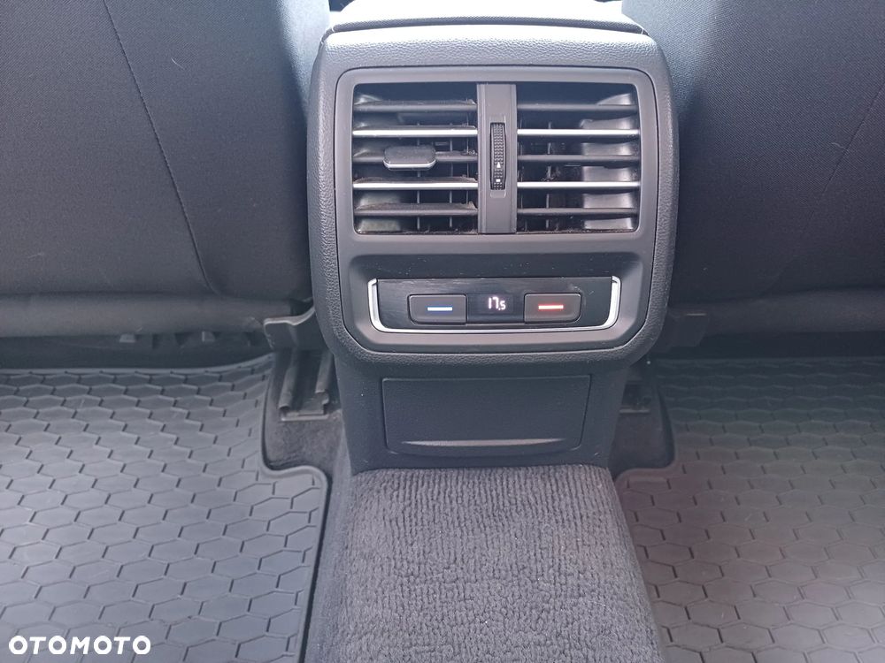 Volkswagen Passat - 9
