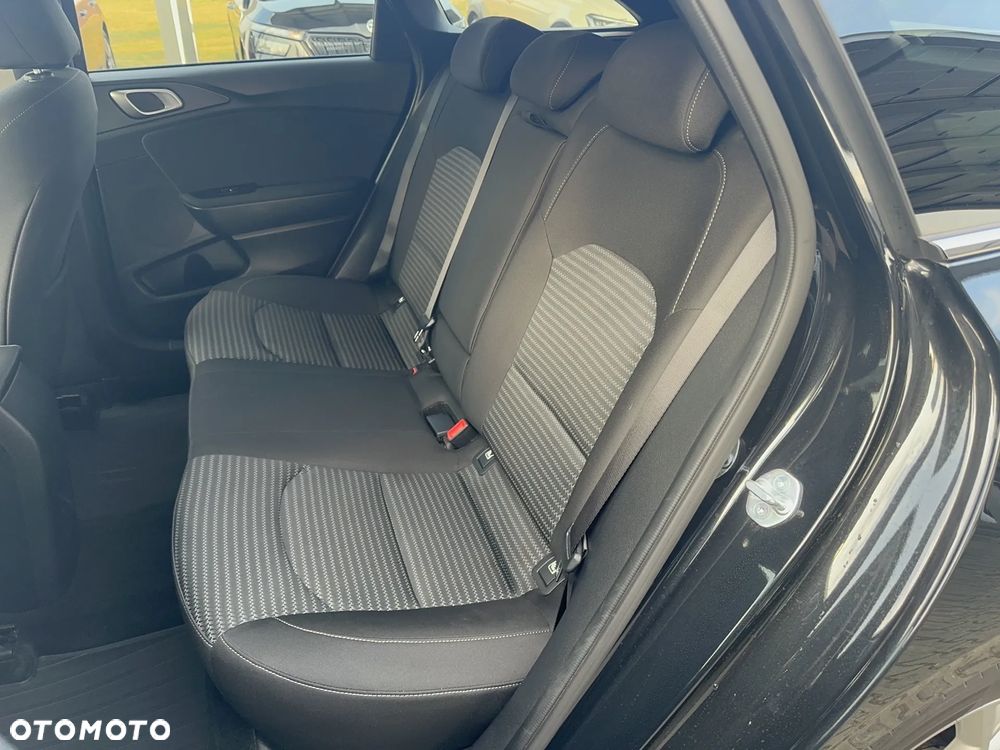 Kia Ceed 1.5 T-GDI M DCT - 24