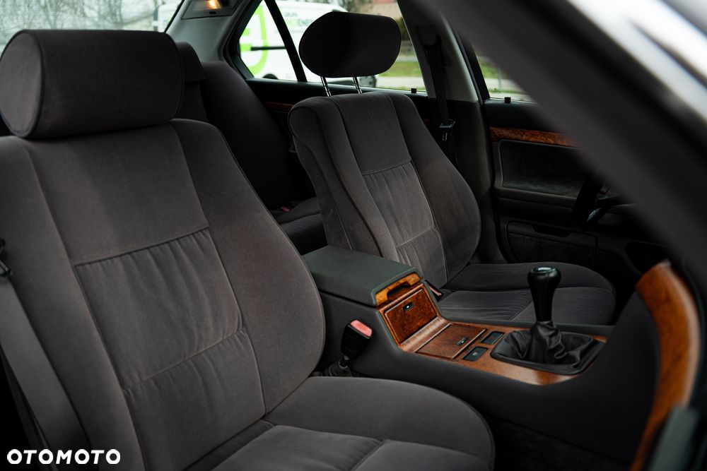 BMW Seria 7 730i - 29