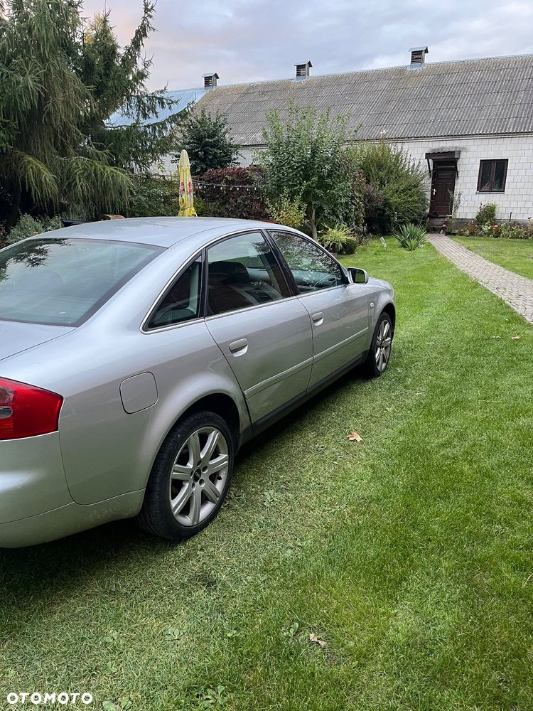 Audi A6 Limousine 2.4 - 3