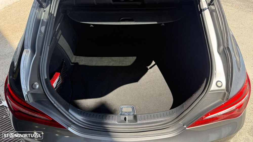 Mercedes-Benz CLA 200 d Shooting Brake AMG Line Aut. - 11
