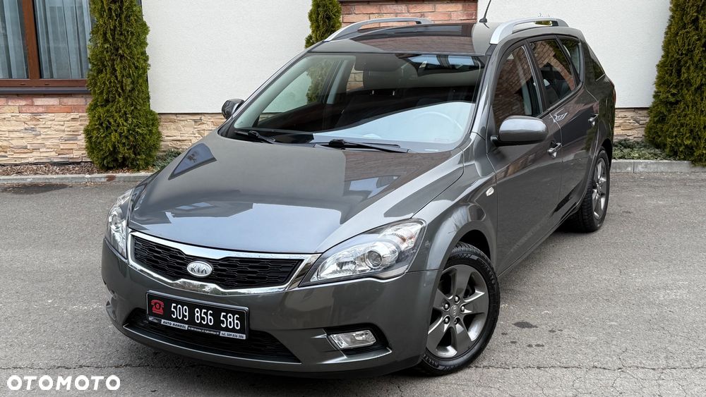 Kia Ceed - 11
