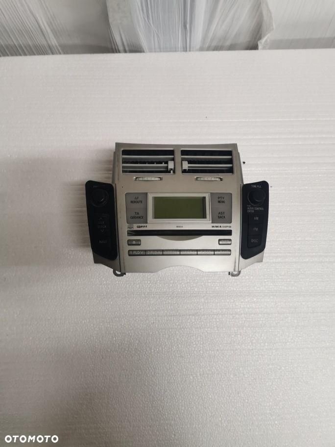 Toyota Yaris II radio CD 86120-0D210 - 1