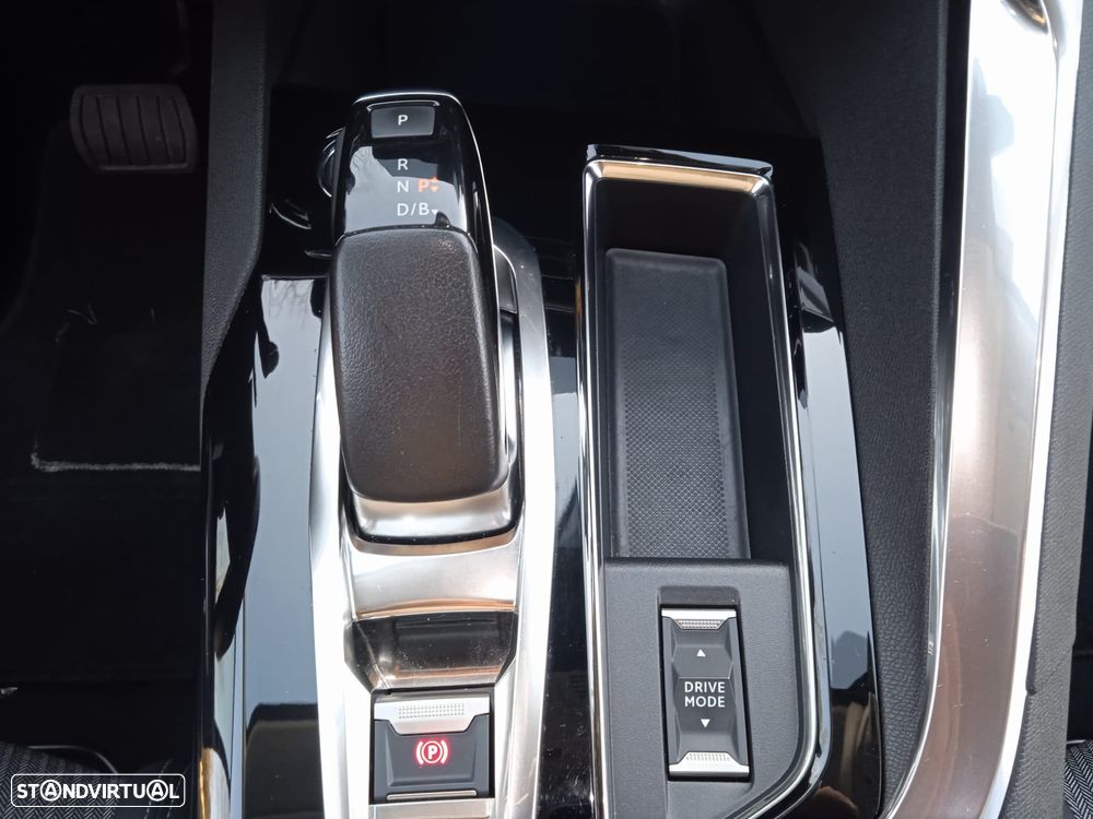 Peugeot 3008 1.6 Hybrid Allure Pack e-EAT8 - 24