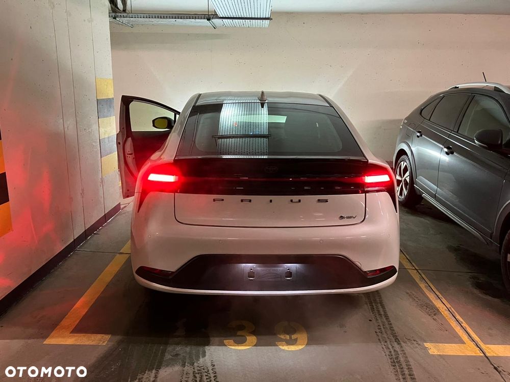 Toyota Prius Hybrid Executive - 7