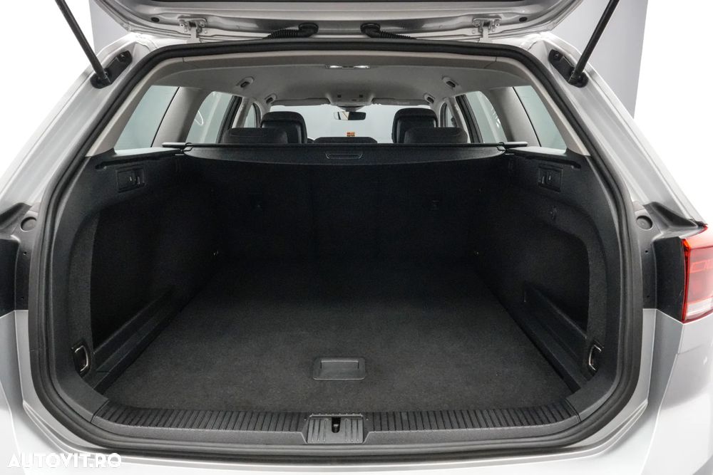 Volkswagen Passat 2.0 TDI DSG Comfortline - 22