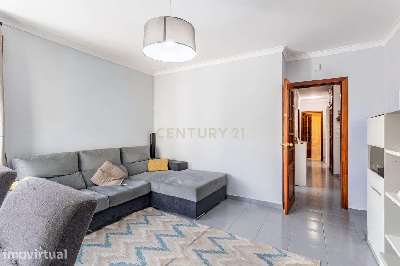 Apartamento T2 na Quinta da Maranhota em Vialonga - Grande imagem: 3/18