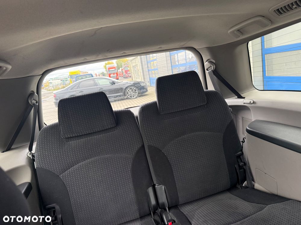 Mitsubishi Grandis 2.0 DI-D 6-Sitzer Intense - 18