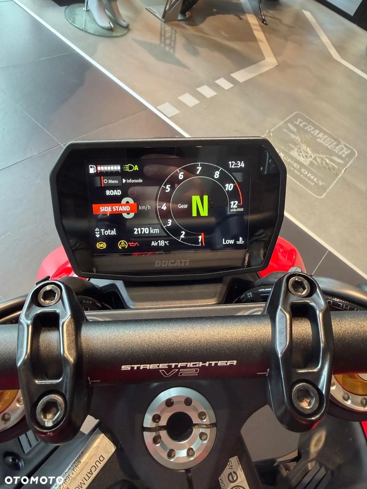Ducati Streetfighter V2 - 12